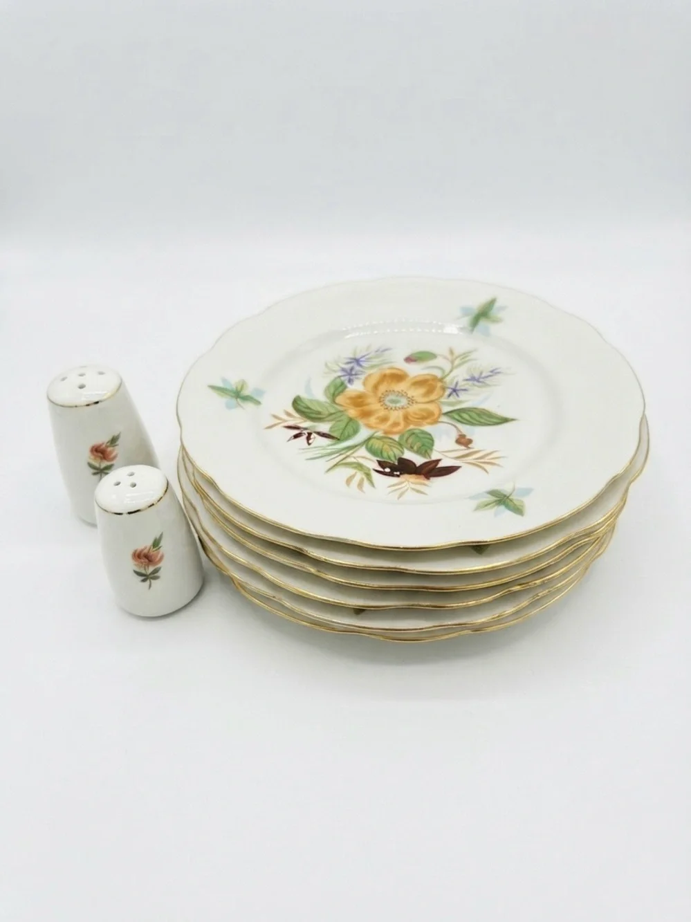 7.5” Vintage Ćmielów Poland Porcelain Floral Dessert Plates (Set of 5) Gold Rim